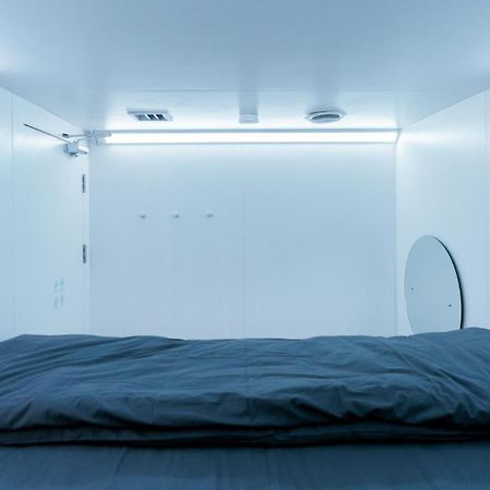 ホテル ボボボックス ポッズ クバヨラン バル ジャカルタ エクステリア 写真